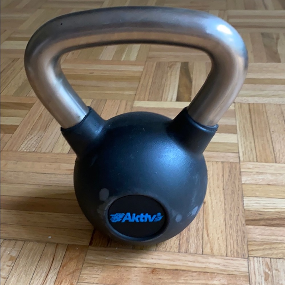 Brand new Aktiv 15lb kettlebell